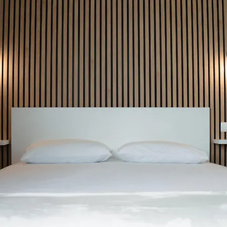 House Land Sea 招待所